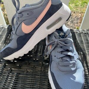 NIKE Air women’s athletic sneakers sz 7 slate blue with pink NIKE swish guc